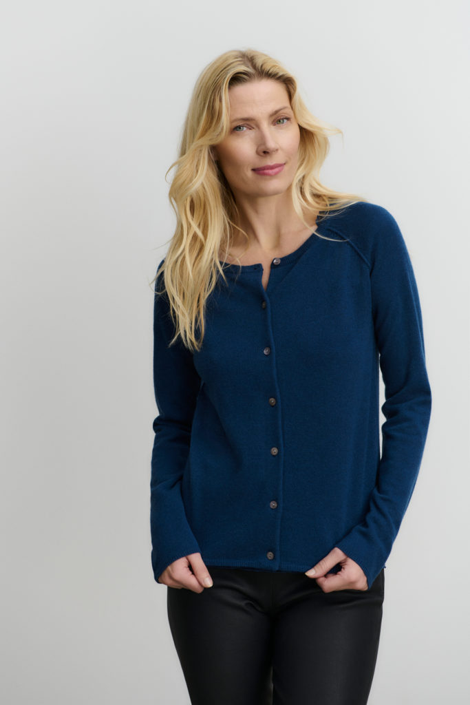 Laica Raglan Cardigan Insignia Blue - ROSEMUNDE